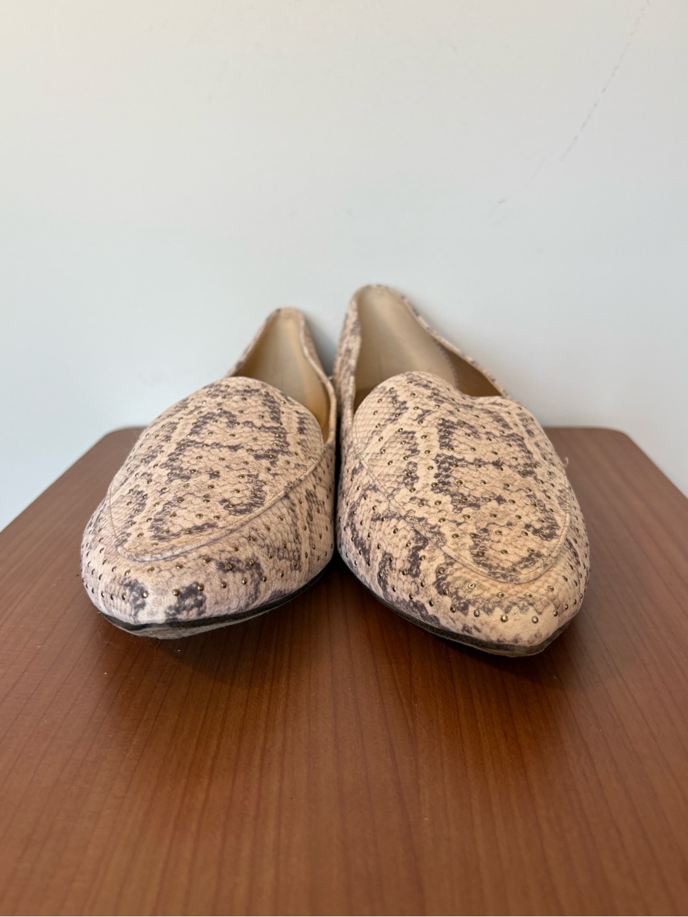 Time & Tru Cream Feather Loafer Flats Studded Snake Print Ballet Size 12 Wide - Picture 2 of 7